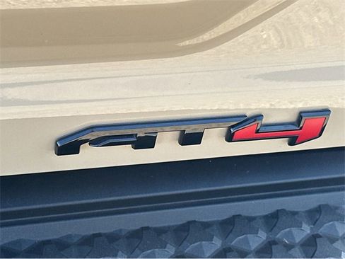 Certified 2023 GMC Canyon AT4 image 32