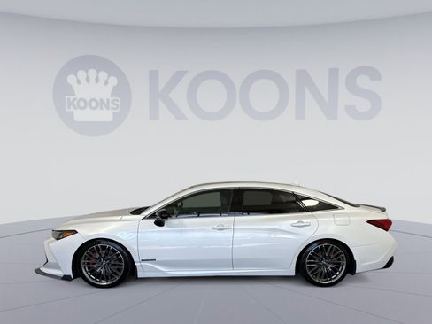 Used 2019 Toyota Avalon Touring w/ Advanced Safety Package FWD image 2