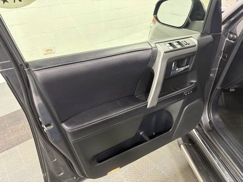 Used 2017 Toyota 4Runner Limited image 30