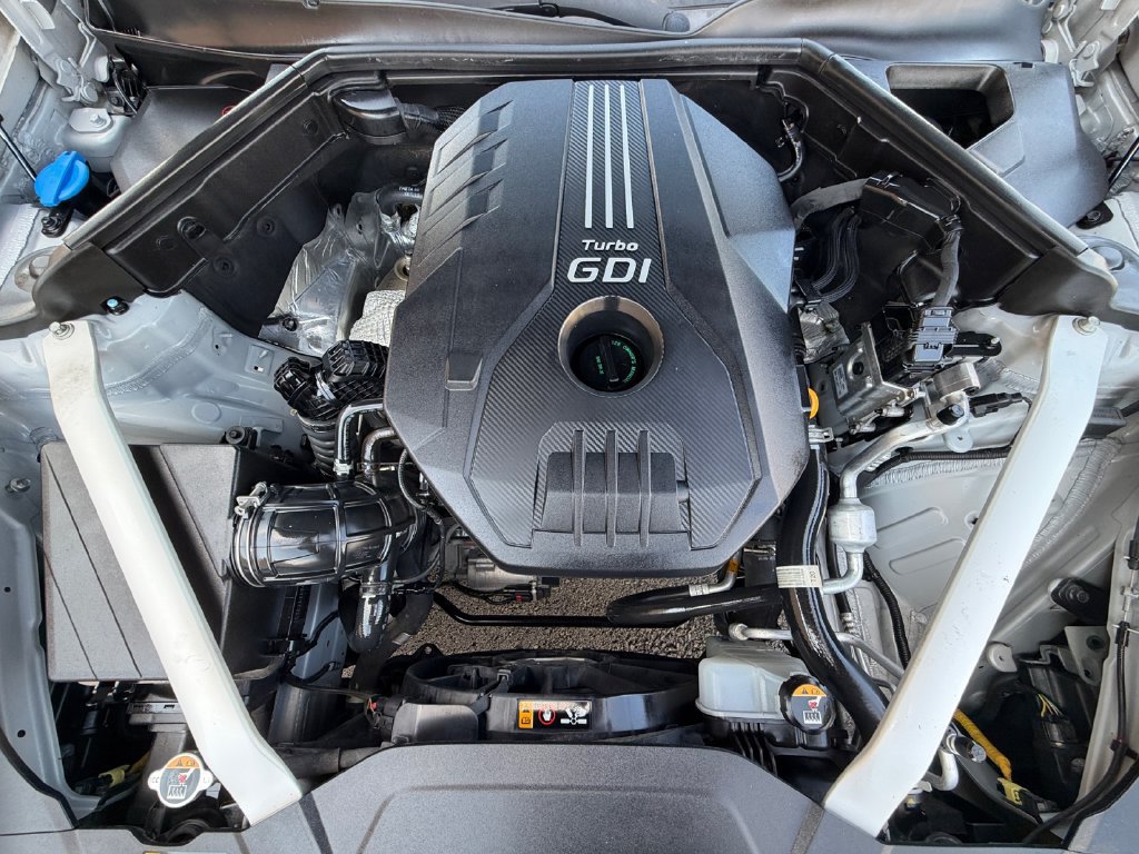 Used 2018 Kia Stinger AWD/4WD image 9