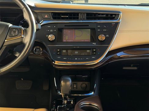 Used 2013 Toyota Avalon Limited image 17