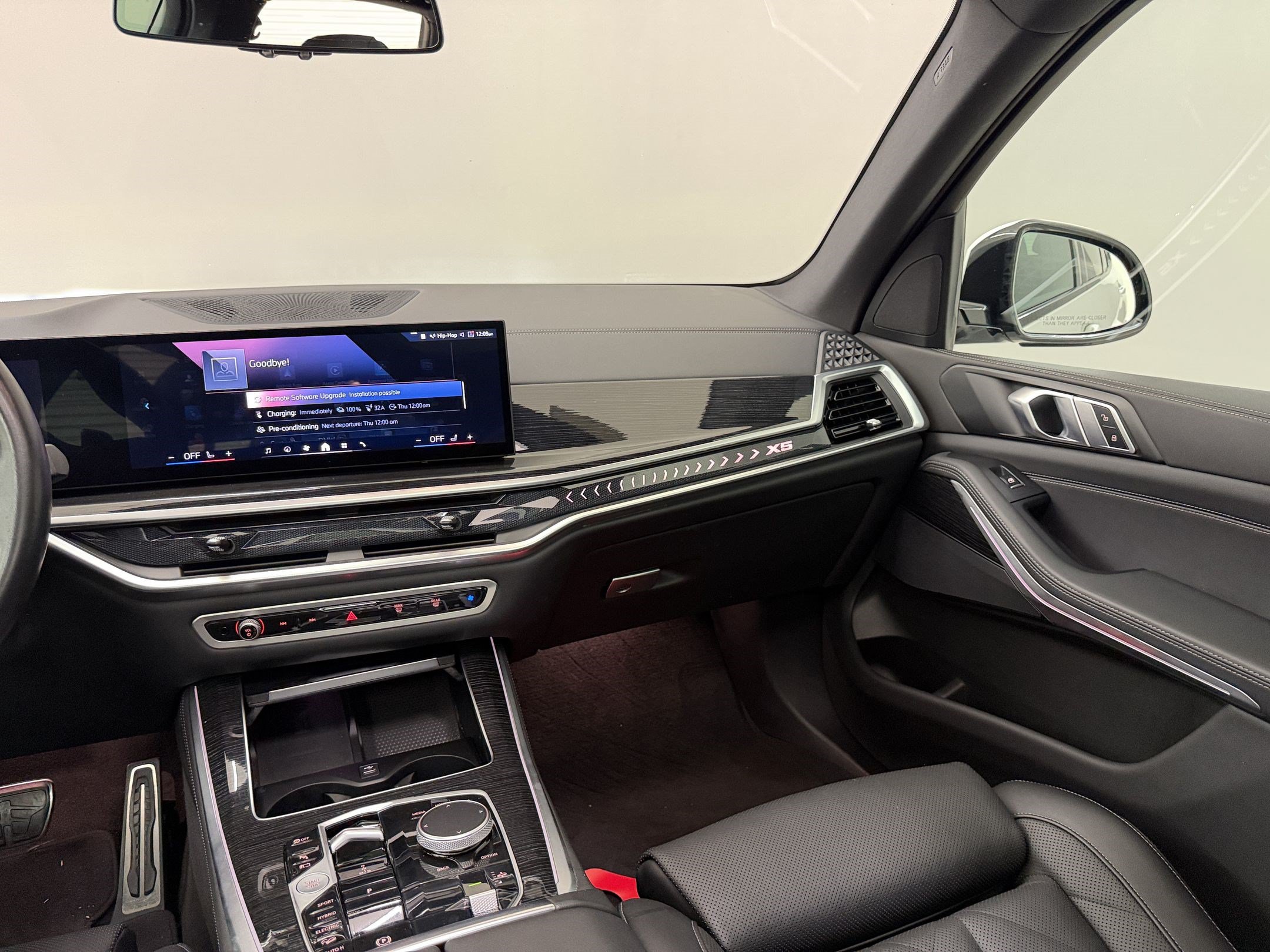 Used 2024 BMW X5 xDrive50e w/ M Sport Package AWD/4WD image 29