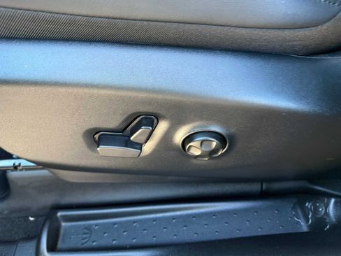 New 2026 Chrysler Pacifica Select image 9