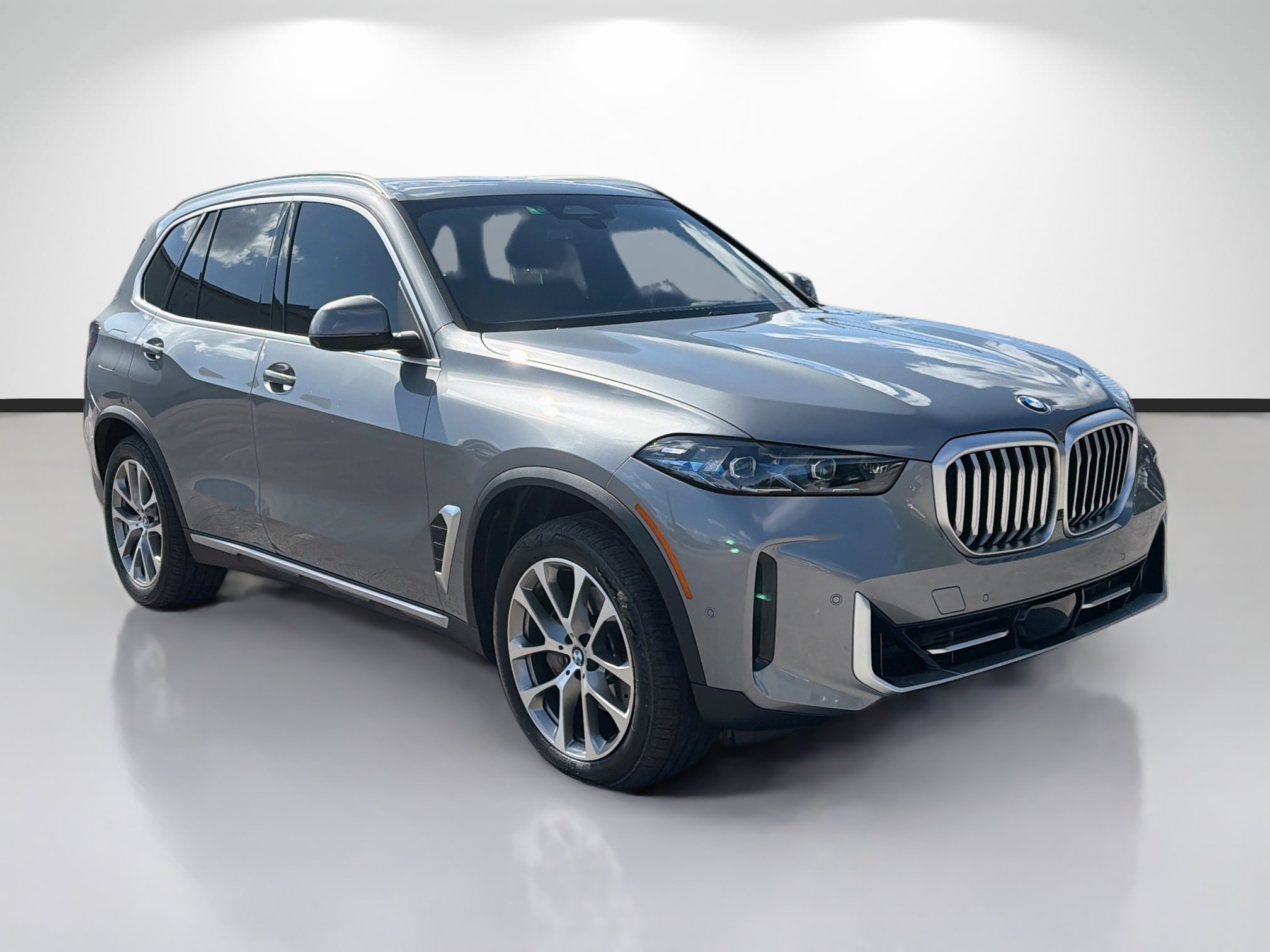 Used 2025 BMW X5 sDrive40i w/ Premium Package RWD image 1