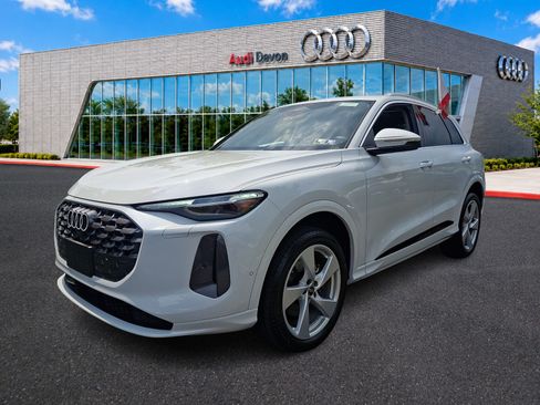 Certified 2025 Audi Q5 Premium w/ Premium Plus AWD/4WD image 3