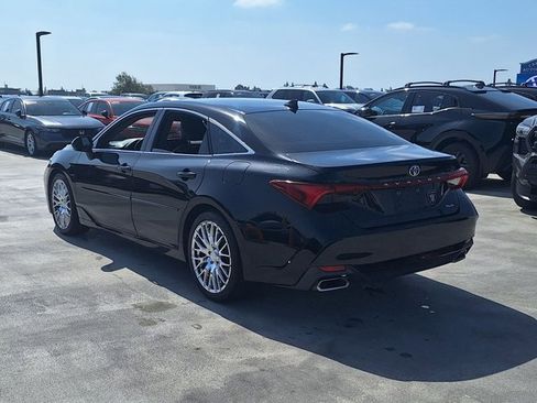 Used 2019 Toyota Avalon XLE w/ Carpet Mat Package FWD image 6