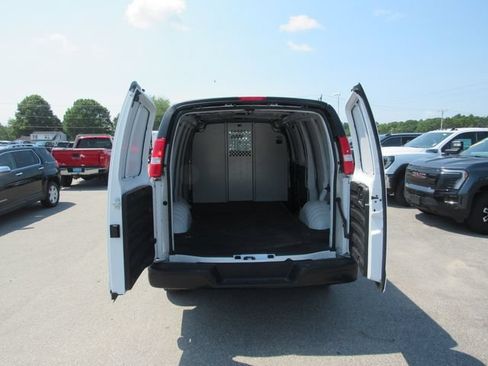 Used 2025 Chevrolet Express 2500 w/ Driver Convenience Package RWD image 16