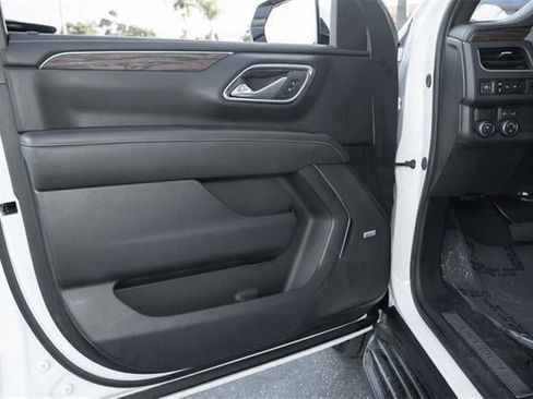Used 2024 Chevrolet Suburban Premier image 57