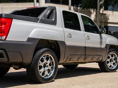 Used 2004 Chevrolet Avalanche 2WD image 37