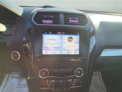 Used 2018 Ford Explorer XLT w/ Equipment Group 202A image 13