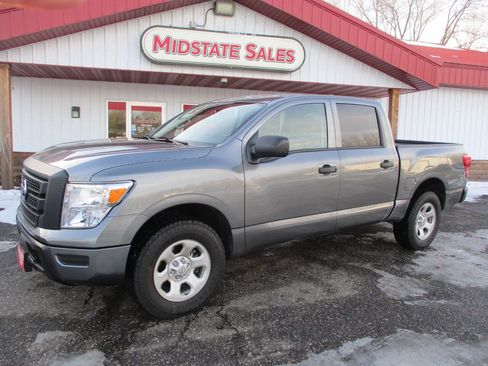 Used 2023 Nissan Titan S image 1