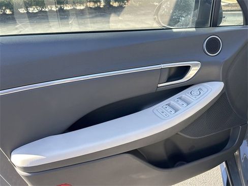 Used 2023 Hyundai Sonata SEL image 16