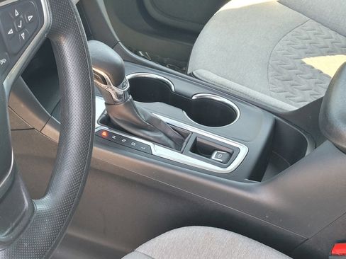 Used 2022 Chevrolet Equinox LT FWD image 17