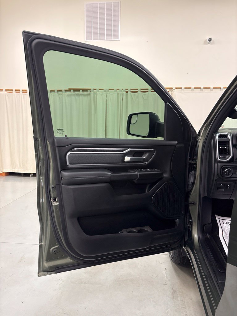 Used 2021 RAM 1500 Big Horn AWD/4WD image 16