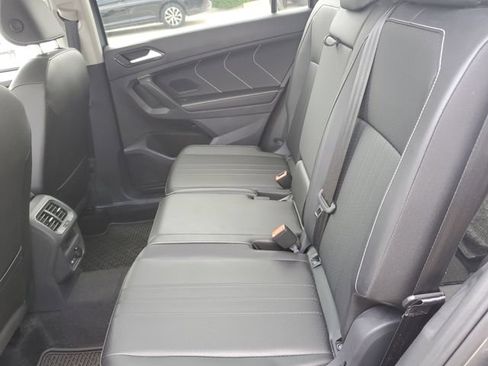 Certified 2024 Volkswagen Tiguan SE AWD/4WD image 13