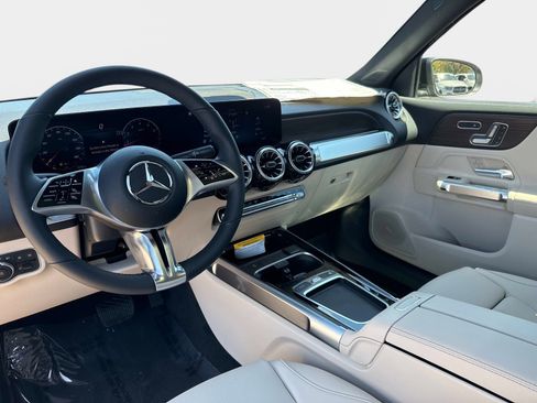 New 2026 Mercedes-Benz GLB 250 4MATIC image 15