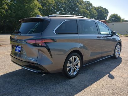 Used 2023 Toyota Sienna Platinum