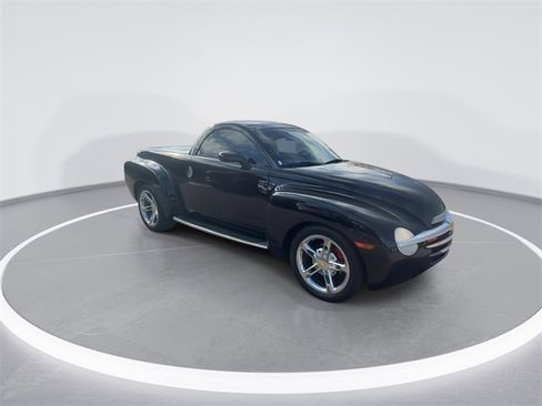 Used 2004 Chevrolet SSR w/ Preferred Equipment Group image 6