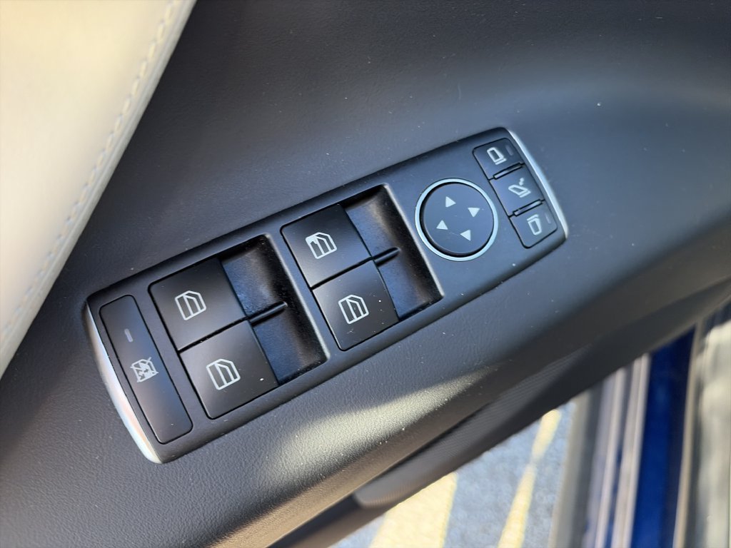 Used 2020 Tesla Model X Long Range AWD/4WD image 18