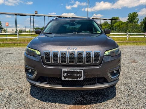 Used 2019 Jeep Cherokee Limited AWD/4WD image 2