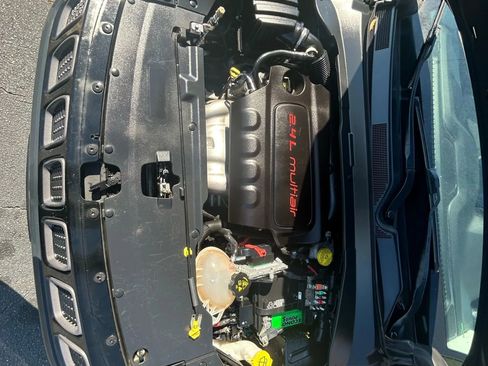 Used 2018 Jeep Compass Trailhawk w/ Cold Weather Group image 17