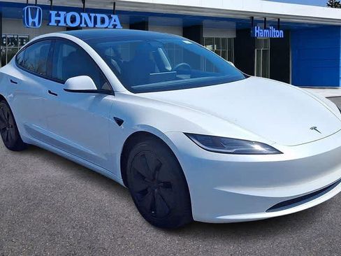 Used 2025 Tesla Model 3 Long Range AWD/4WD image 2