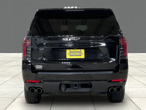 Used 2025 Chevrolet Suburban Z71 AWD/4WD image 4