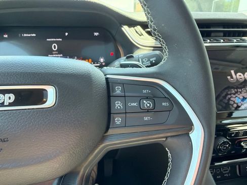 Used 2023 Jeep Grand Cherokee Laredo w/ Luxury Tech Group I AWD/4WD image 24