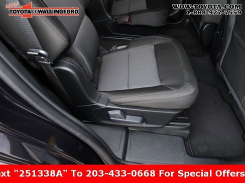 Used 2024 Ford Explorer XLT image 29