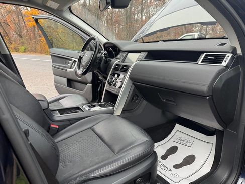 Used 2019 Land Rover Discovery Sport SE image 25