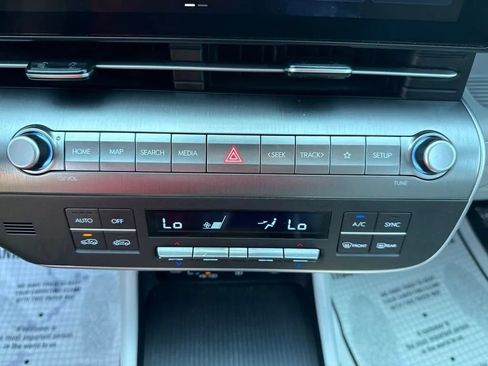 Used 2024 Hyundai Kona SEL AWD/4WD image 23