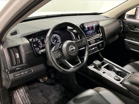 Used 2023 Nissan Pathfinder SL image 17