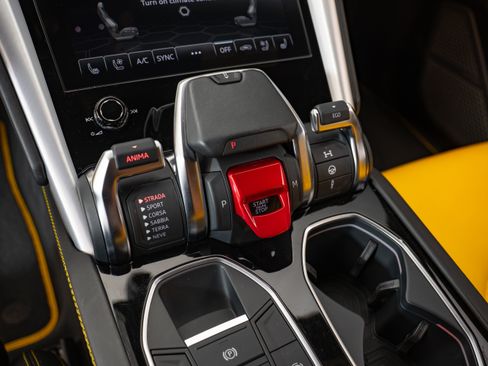 Used 2022 Lamborghini Urus AWD/4WD image 13