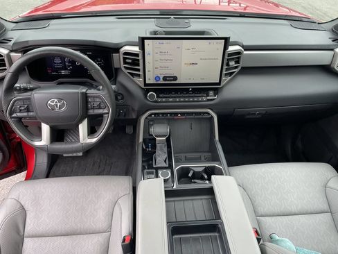 Used 2025 Toyota Tundra Limited AWD/4WD image 15