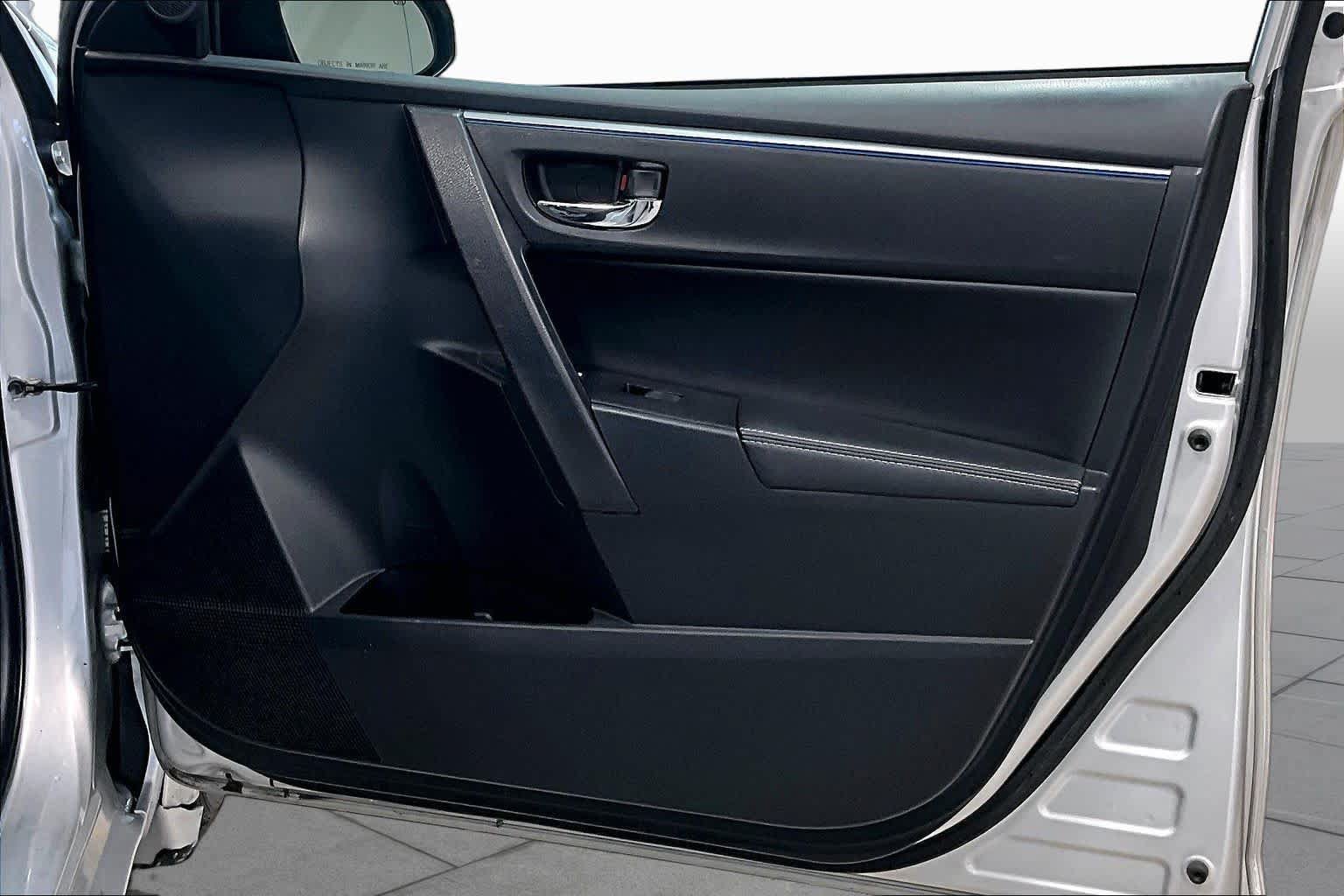 Used 2015 Toyota Corolla S FWD image 22
