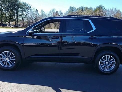 Used 2023 Chevrolet Traverse LT image 5
