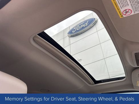 Used 2017 Lincoln Navigator Select image 19