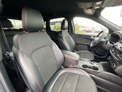 Used 2025 Ford Escape ST-Line image 30