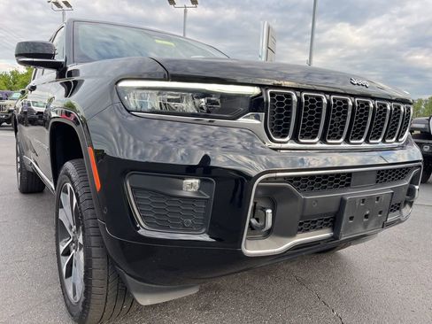 Used 2022 Jeep Grand Cherokee Overland w/ Luxury Tech Group IV AWD/4WD image 59