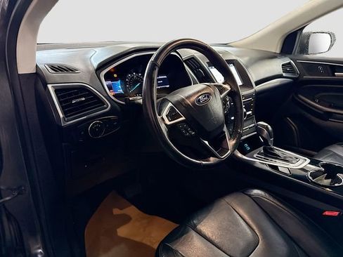 Used 2017 Ford Edge Titanium w/ Technology Package image 10