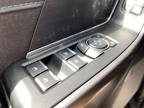 Used 2025 Ford F150 Lariat AWD/4WD image 37