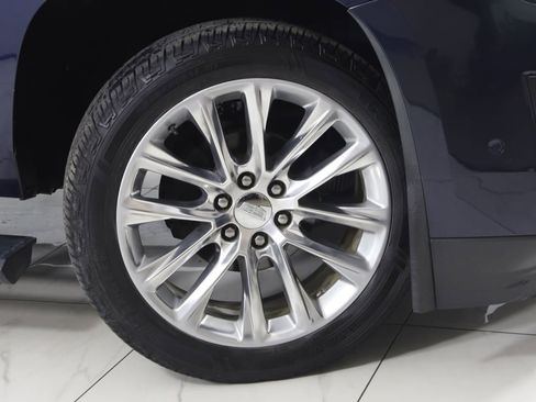 Used 2019 Cadillac Escalade ESV Premium Luxury image 17