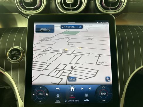 Used 2023 Mercedes-Benz GLC 300 4MATIC image 16