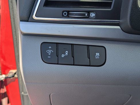 Used 2018 Hyundai Elantra SEL FWD image 22