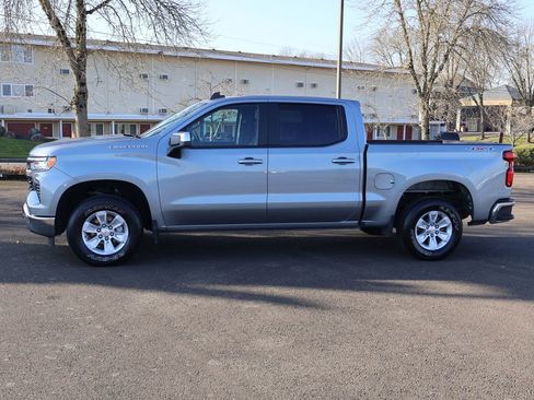Used 2025 Chevrolet Silverado 1500 LT image 3