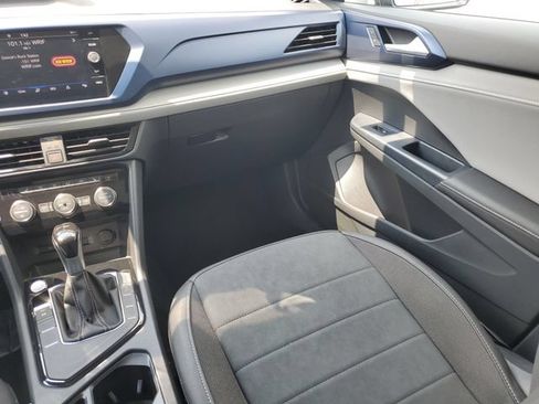 Used 2024 Volkswagen Taos SE FWD image 23