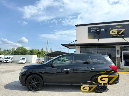 Used 2018 Nissan Pathfinder SL w/ Midnight Edition Package FWD image 6