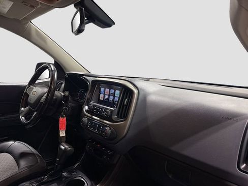 Used 2018 Chevrolet Colorado Z71 AWD/4WD image 30