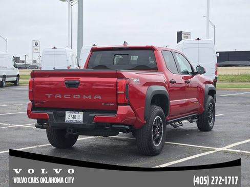 Used 2025 Toyota Tacoma TRD Off-Road w/ TRD Off Road Upgrade Package AWD/4WD image 5