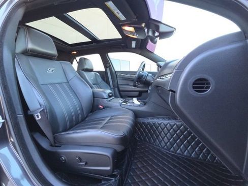 Used 2021 Chrysler 300 S w/ S Model Appearance Package RWD image 6
